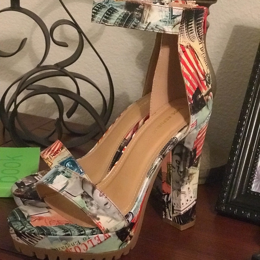International printed rubber soled platform heels - Picture 4 of 8